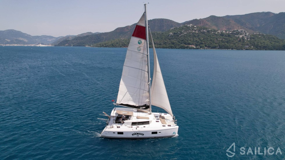 Lagoon 421 - Yacht Charter Sailica
