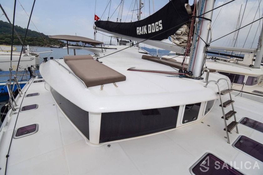 Lagoon 421 - Yacht Charter Sailica