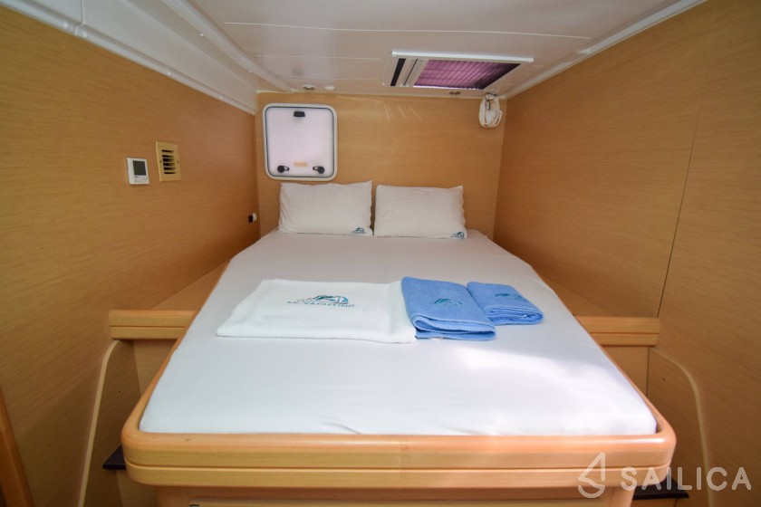 Lagoon 421 - Yacht Charter Sailica
