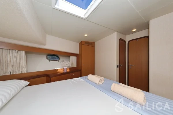 Ferretti 681 - Yacht Charter Sailica