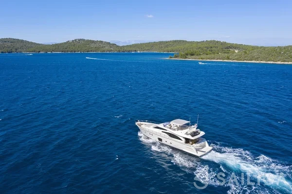 Ferretti 681 - Yacht Charter Sailica