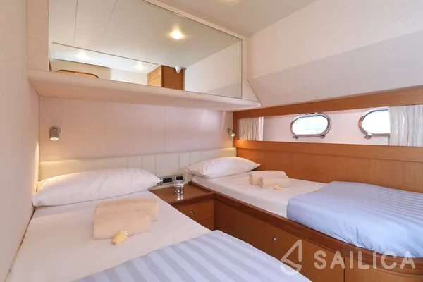 Ferretti 681 - Yacht Charter Sailica