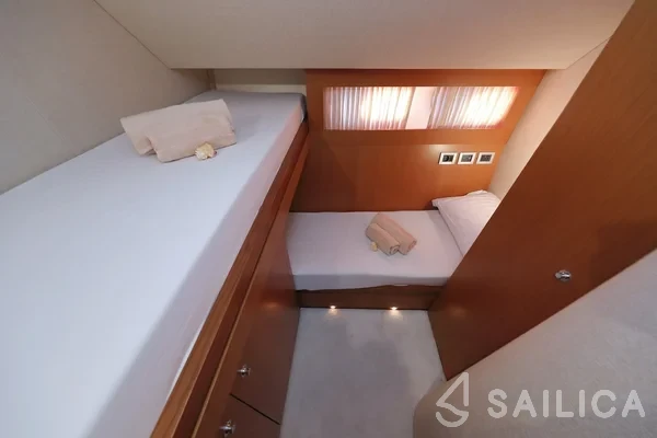 Ferretti 681 - Yacht Charter Sailica