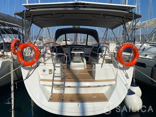 Sun Odyssey 44i - Yacht Charter Sailica