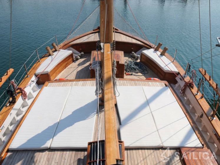 Gulet - Yacht Charter Sailica