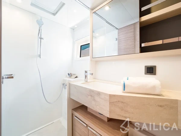 Lagoon 46  - Yacht Charter Sailica