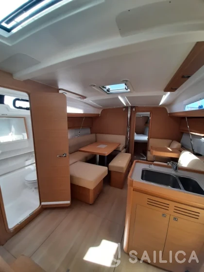 Dufour 412 GL - Yacht Charter Sailica