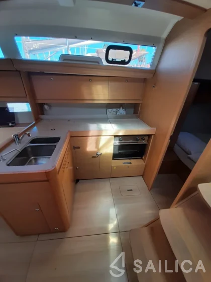 Dufour 412 GL - Yacht Charter Sailica