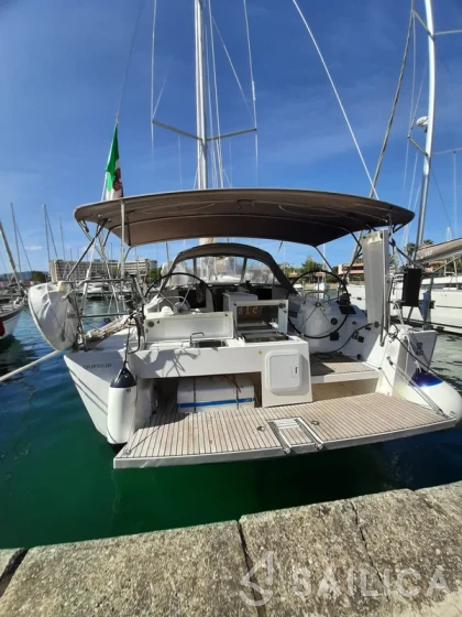 Dufour 412 GL - Yacht Charter Sailica