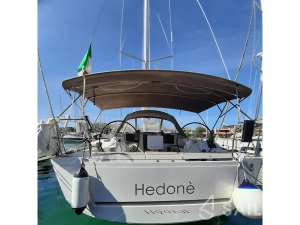 Dufour 412 GL - Yacht Charter Sailica
