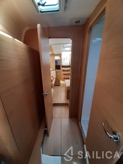 Dufour 412 GL - Yacht Charter Sailica