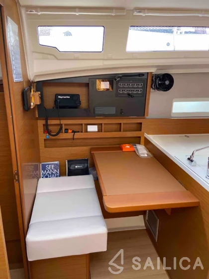 Sun Odyssey 410 - Yacht Charter Sailica
