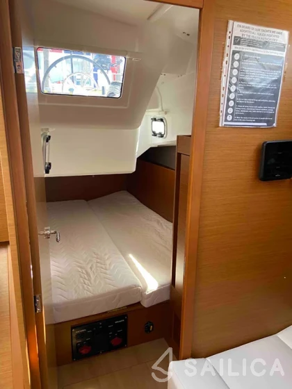 Sun Odyssey 410 - Yacht Charter Sailica