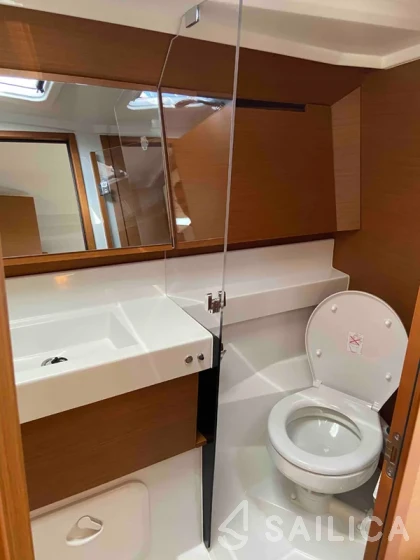 Sun Odyssey 410 - Yacht Charter Sailica