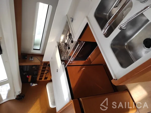Sun Odyssey 440 - Yacht Charter Sailica