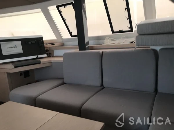 Astréa 42 - Yacht Charter Sailica