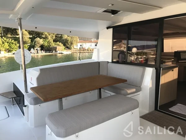 Astréa 42 - Yacht Charter Sailica