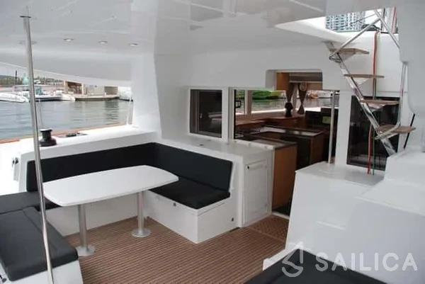 Lagoon 450  Flybridge - Yacht Charter Sailica