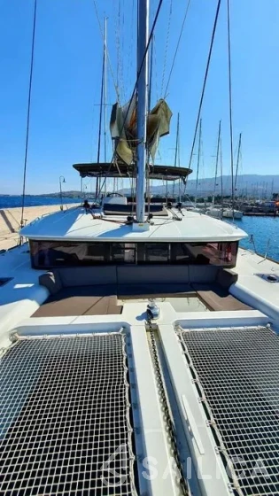 Lagoon 450  Flybridge - Yacht Charter Sailica