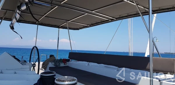 Lagoon 450  Flybridge - Yacht Charter Sailica