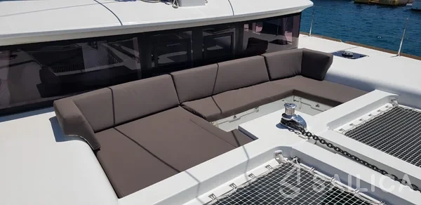 Lagoon 450  Flybridge - Yacht Charter Sailica