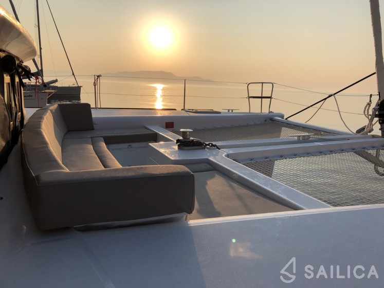 Lagoon 450  Flybridge - Yacht Charter Sailica