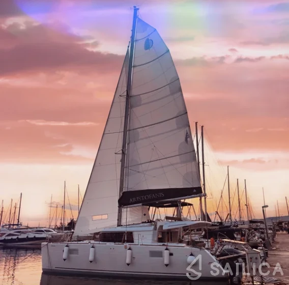 Lagoon 450  Flybridge - Yacht Charter Sailica