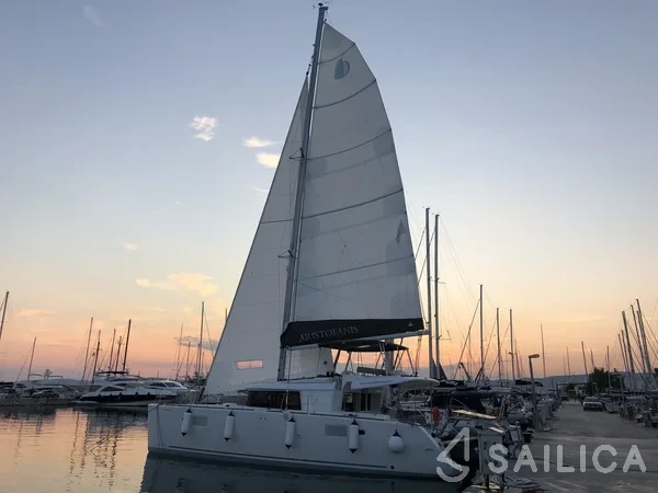 Lagoon 450  Flybridge - Yacht Charter Sailica