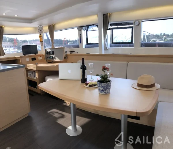 Lagoon 450  Flybridge - Yacht Charter Sailica