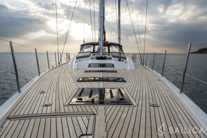 Jeanneau 64 - Yacht Charter Sailica