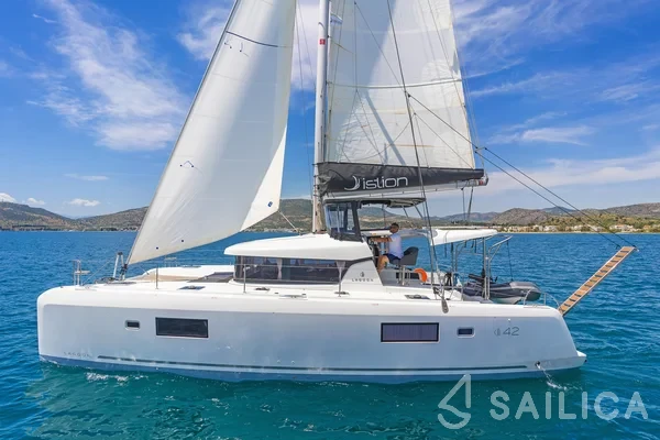 Lagoon 42 - Yacht Charter Sailica
