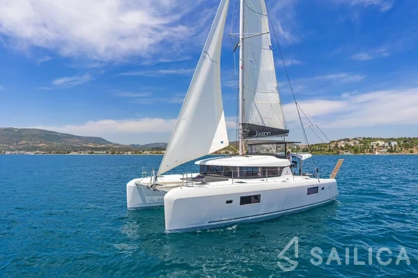 Lagoon 42 - Yacht Charter Sailica