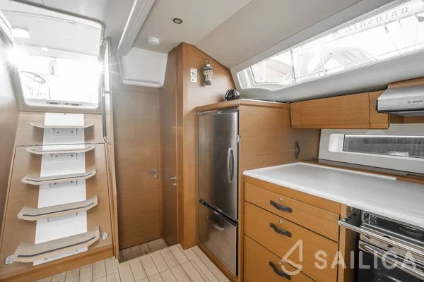 Jeanneau 54 - Yacht Charter Sailica