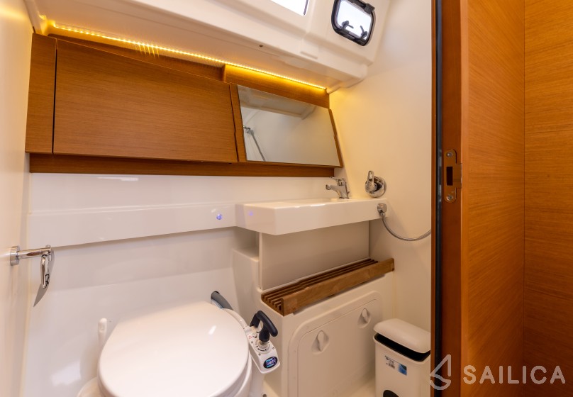 Sun Odyssey 490 - Yacht Charter Sailica