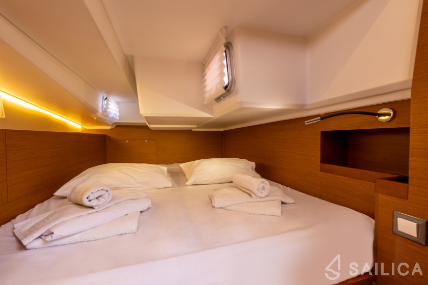 Sun Odyssey 490 - Yacht Charter Sailica