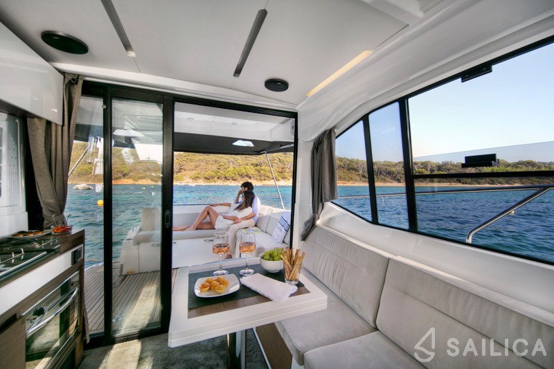 Jeanneau NC 33 - Yacht Charter Sailica