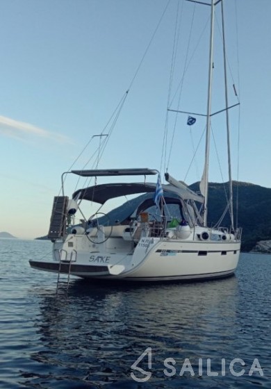 Bavaria Cruiser 41 - 3 cab. - Yacht Charter Sailica