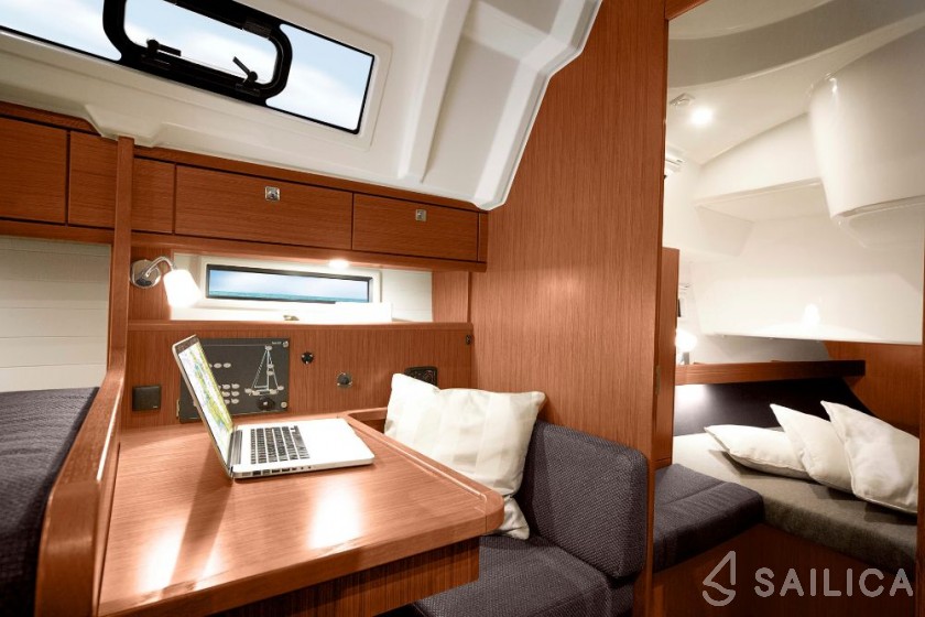 Bavaria Cruiser 41 - 3 cab. - Yacht Charter Sailica