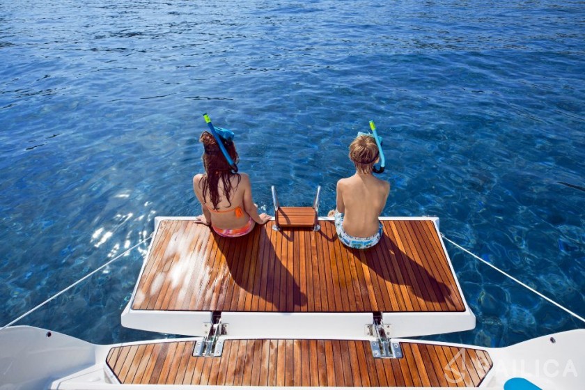 Bavaria Cruiser 41 - 3 cab. - Yacht Charter Sailica