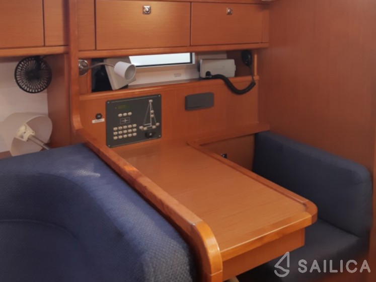 Bavaria Cruiser 41 - 3 cab. - Yacht Charter Sailica