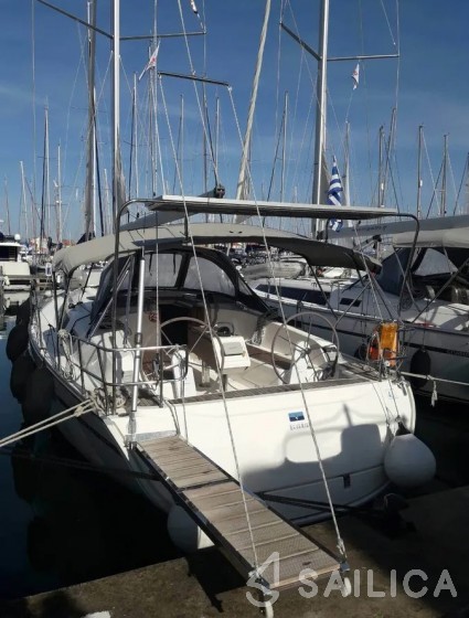 Bavaria Cruiser 41 - 3 cab. - Yacht Charter Sailica