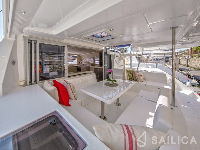 Leopard 40 - Yacht Charter Sailica