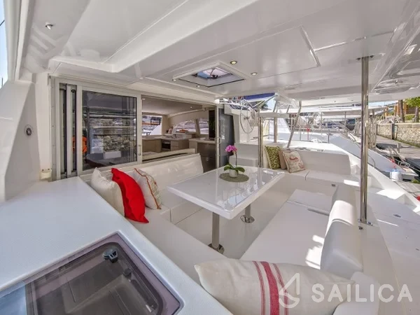 Leopard 40 - Yacht Charter Sailica