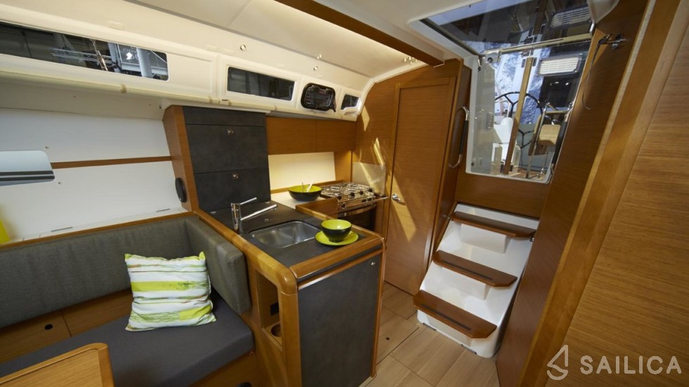 Sun Odyssey 349 - Yacht Charter Sailica