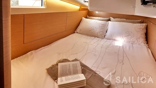 Sun Odyssey 410 - Yacht Charter Sailica