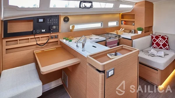 Sun Odyssey 410 - Yacht Charter Sailica