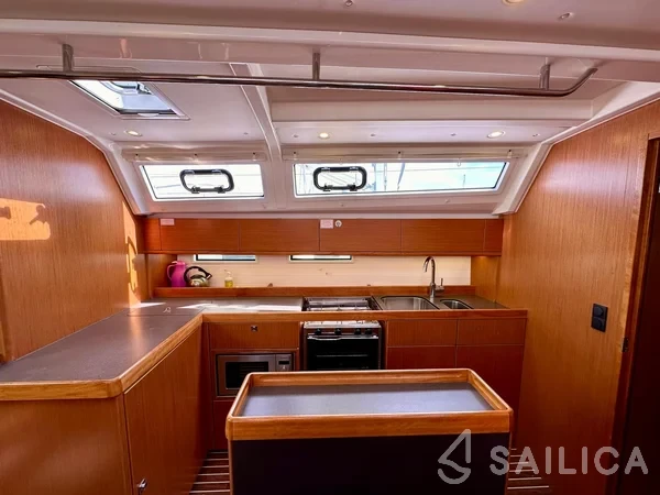 Bavaria 46 Cruiser - Yacht Charter Sailica