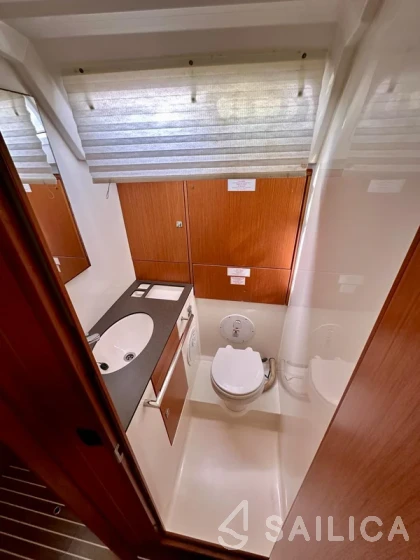 Bavaria 46 Cruiser - Yacht Charter Sailica