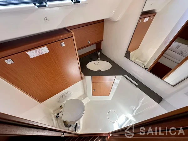 Bavaria 46 Cruiser - Yacht Charter Sailica