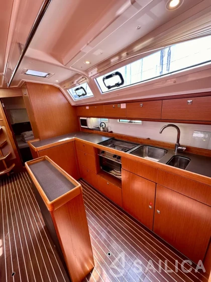 Bavaria 46 Cruiser - Yacht Charter Sailica